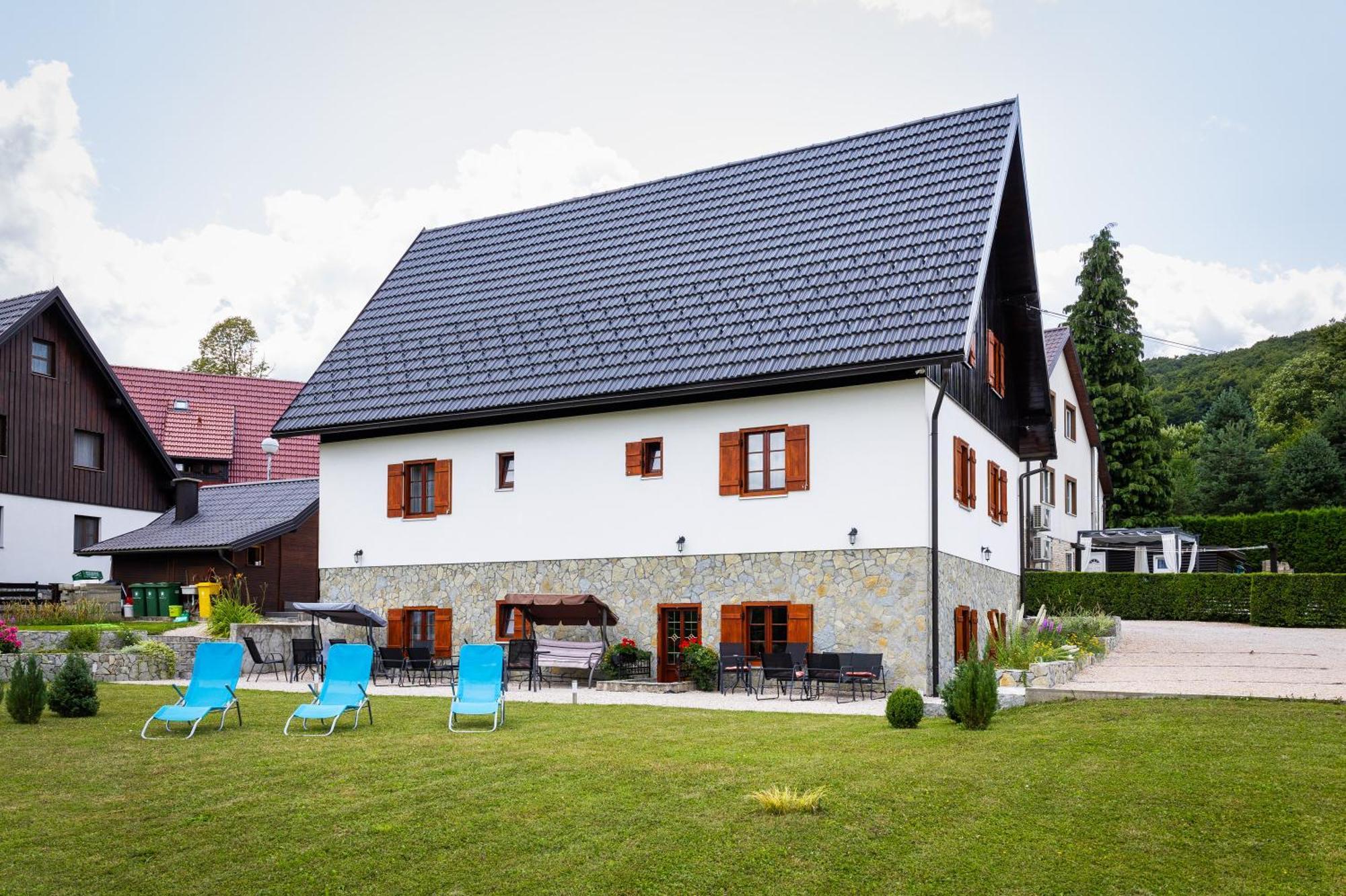 Green lakes house Hotel Mukinje Buitenkant foto